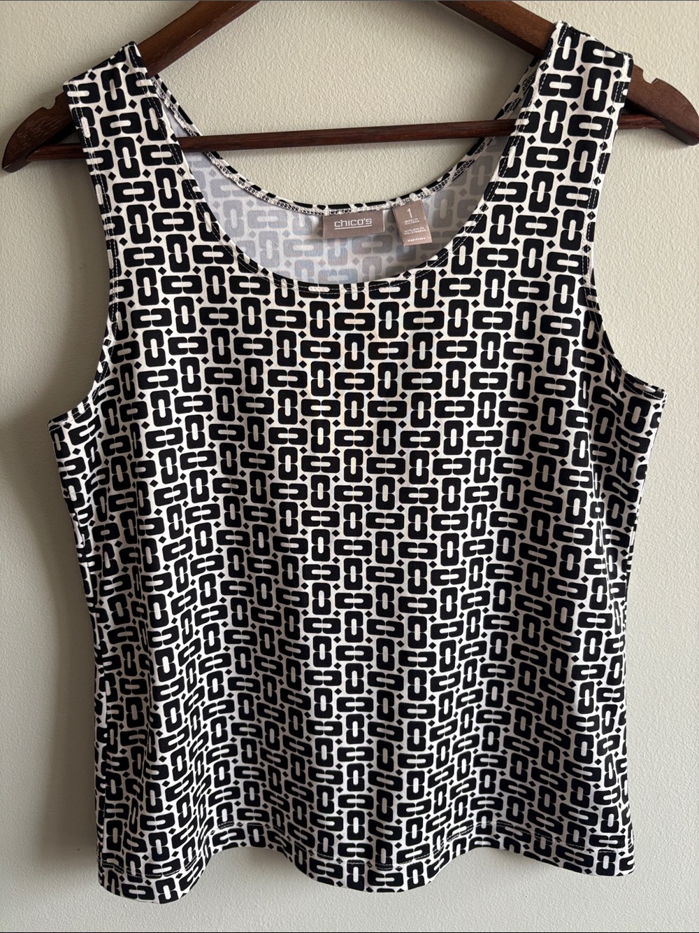 Chico’s Black White Geometric Sleeveless Shell Top Size 1‎ Medium